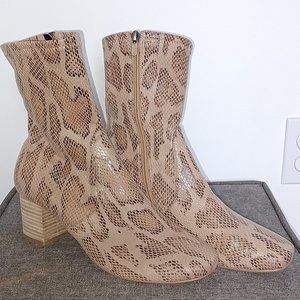 Silent D Leopard Ankle Boot in Tan Sz EU41 (US 9.5/10)